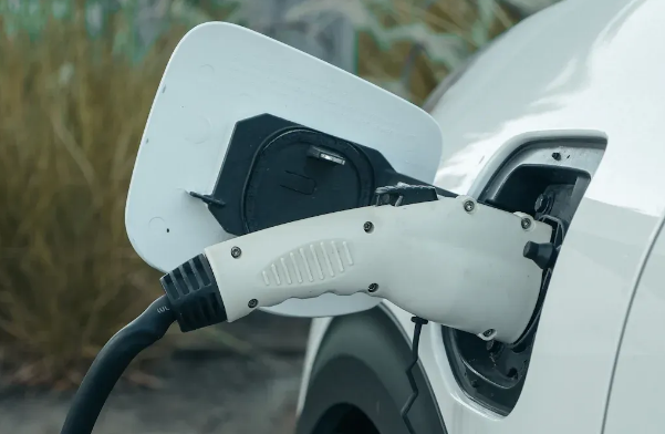Wie lange dauert es, um eine Tesla aufzuladen?
